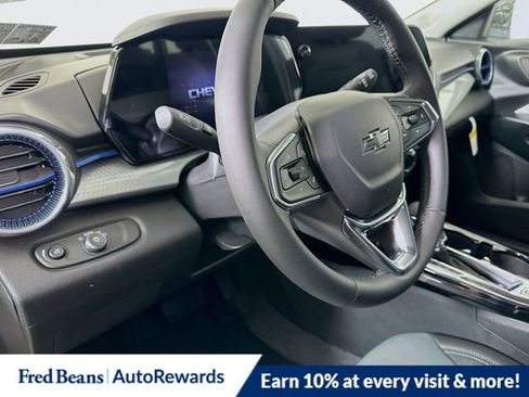 New 2026 Chevrolet Trax LT w/ Sunroof Package FWD image 7