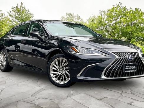 Used 2022 Lexus ES 300h w/ Accessory Package FWD image 1