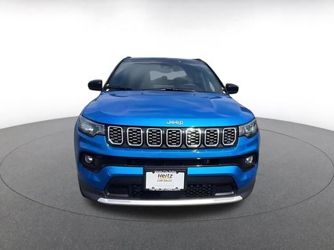 Used 2025 Jeep Compass Limited AWD/4WD image 3