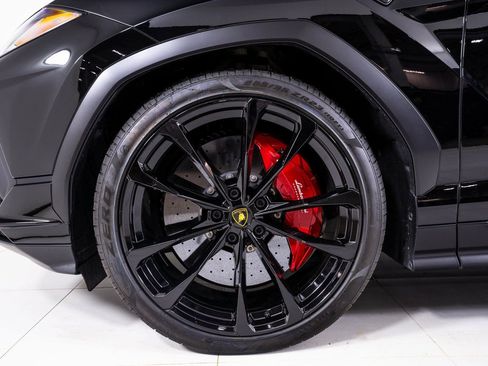 Used 2024 Lamborghini Urus S image 11