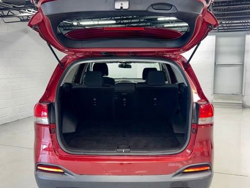Used 2017 Kia Sorento LX image 9