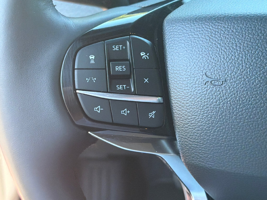 Used 2025 Ford Explorer Platinum RWD image 27