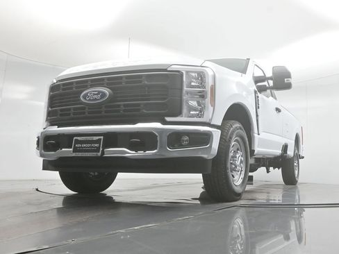 New 2026 Ford F250 XL w/ XL Chrome Package image 39