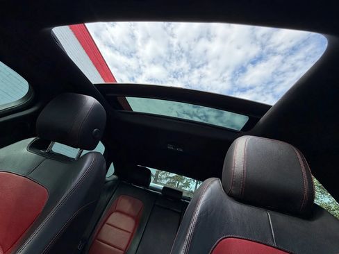 Used 2017 Jaguar XF R-Sport image 34