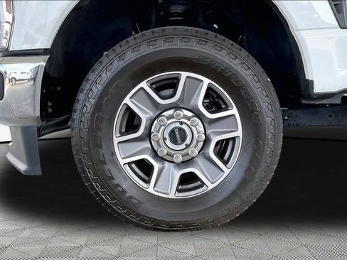 Used 2024 Ford F250 Lariat AWD/4WD image 21