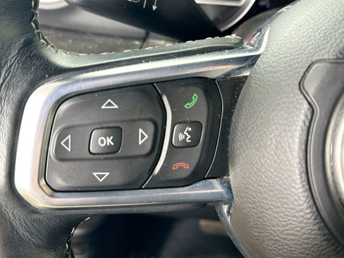 Used 2020 Jeep Wrangler Unlimited Sahara image 13