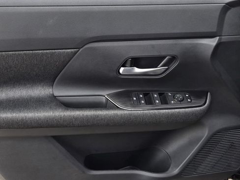 New 2027 Nissan Kicks SV FWD image 16