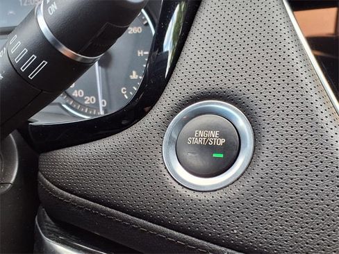 Used 2022 Cadillac XT5 Premium Luxury image 11