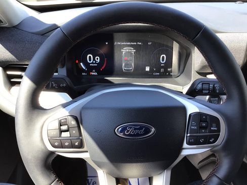 New 2026 Ford Explorer Active RWD image 16