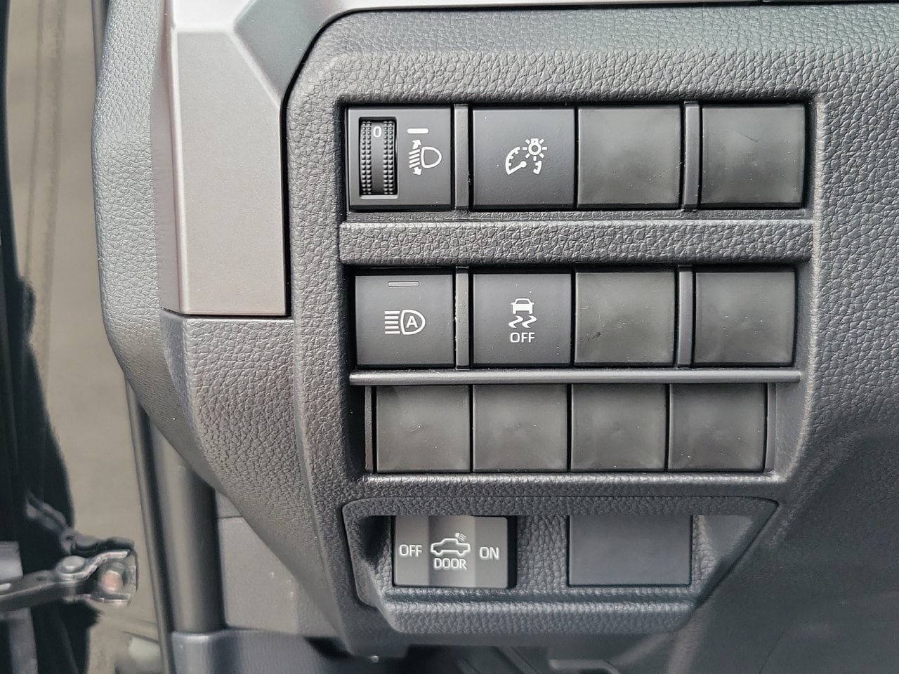 Used 2026 Toyota Tacoma SR5 RWD image 30