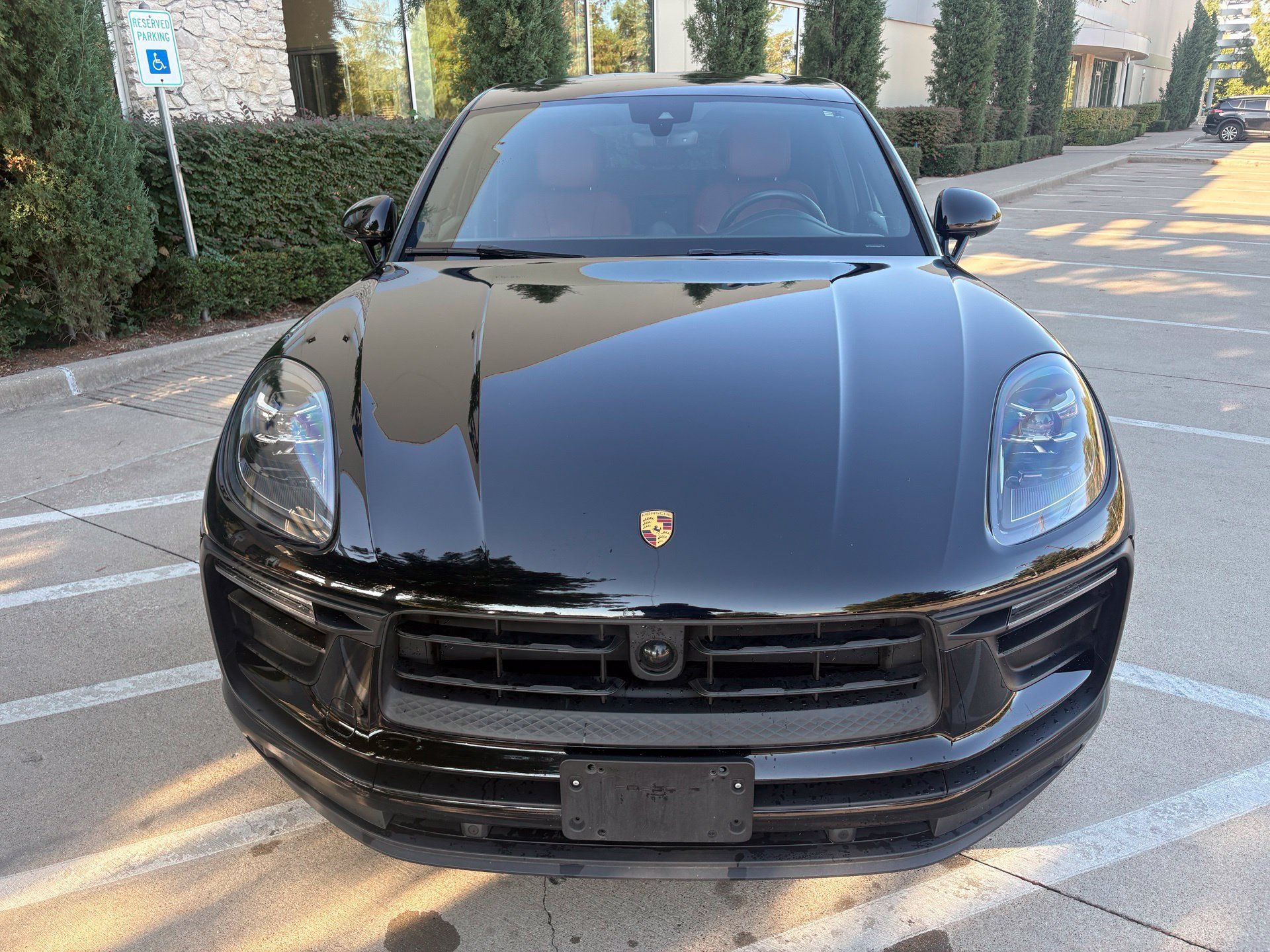 Used 2023 Porsche Macan AWD/4WD image 2