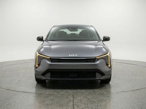 Used 2025 Kia K4 FWD image 2