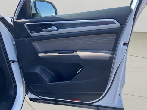 Used 2022 Volkswagen Atlas Cross Sport SEL Premium R-Line image 59