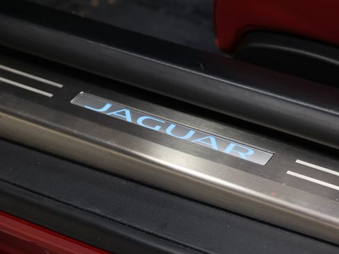 Used 2024 Jaguar F-TYPE R image 15