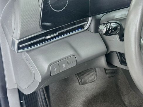 Used 2025 Hyundai Elantra SEL FWD image 17