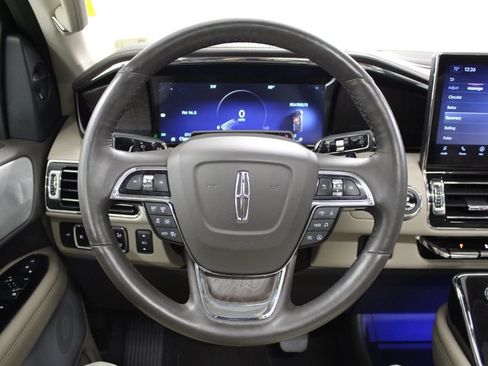 Used 2024 Lincoln Navigator Reserve image 20