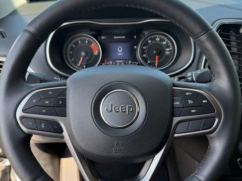 Used 2019 Jeep Cherokee Limited AWD/4WD image 17