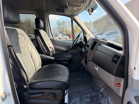Used 2013 Mercedes-Benz Sprinter 2500 image 13
