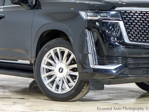 Used 2022 Cadillac Escalade ESV Premium Luxury AWD/4WD image 3