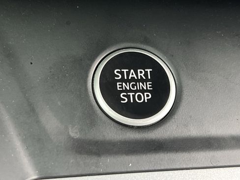 Used 2023 Audi Q3 2.0T Premium image 32