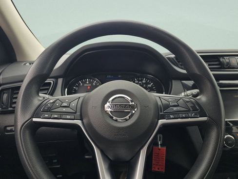 Used 2021 Nissan Rogue Sport S image 24