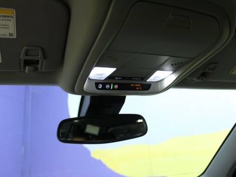 Used 2024 GMC Terrain SLE w/ LPO, Floor Liner Package FWD image 21