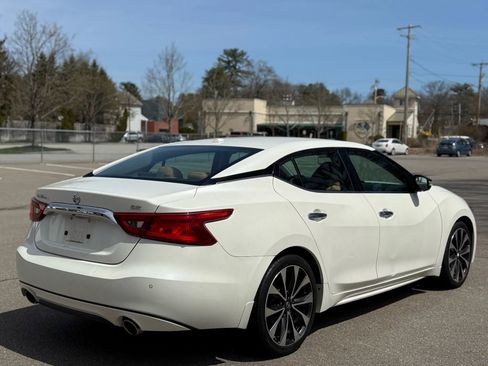 Used 2016 Nissan Maxima SR image 9