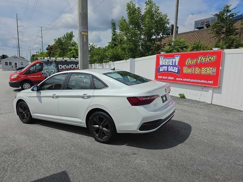 Used 2024 Volkswagen Jetta SE FWD image 10