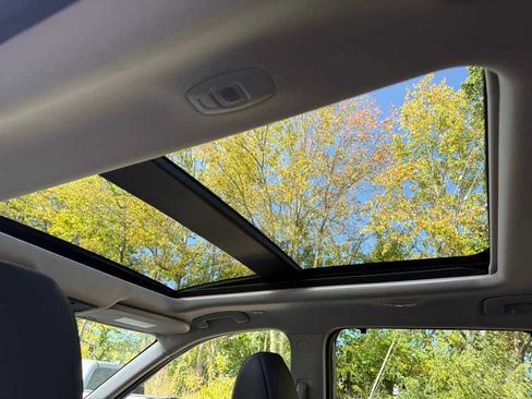 Used 2022 Nissan Rogue SL w/ SL Premium Package image 20