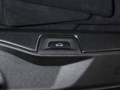 Certified 2026 BMW X5 xDrive40i w/ M Sport Package image 38