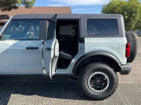 Certified 2024 Ford Bronco Black Diamond w/ Sasquatch Package image 31