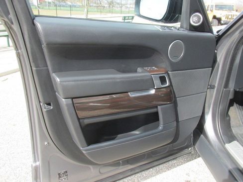 Used 2016 Land Rover Range Rover HSE image 39