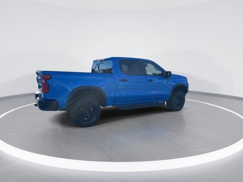 Used 2025 Chevrolet Silverado 1500 ZR2 w/ Technology Package image 9