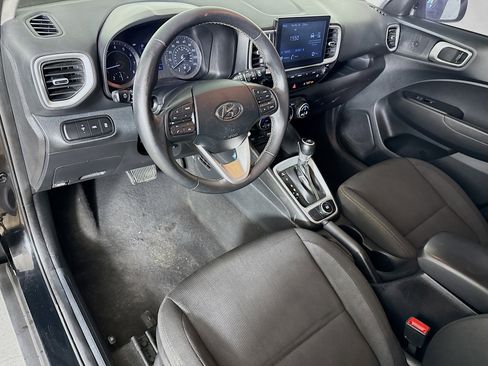 Used 2022 Hyundai Venue SEL w/ Cargo Package FWD image 8