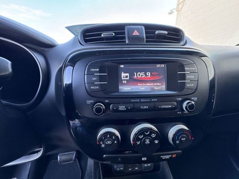 Used 2015 Kia Soul ! image 13