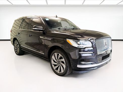Used 2022 Lincoln Navigator Reserve AWD/4WD image 3