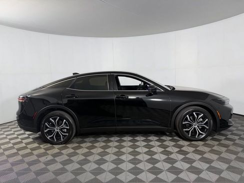 Used 2025 Toyota Crown XLE image 6