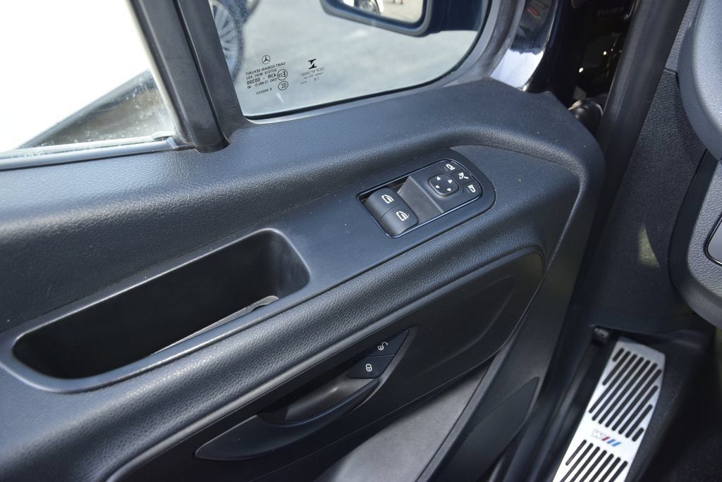 Used 2019 Mercedes-Benz Sprinter 2500 image 16
