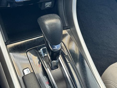 Used 2017 Honda Accord EX image 20