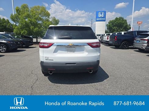 Used 2018 Chevrolet Traverse LS FWD image 4
