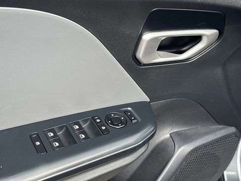 Used 2025 Kia K4 LXS image 18
