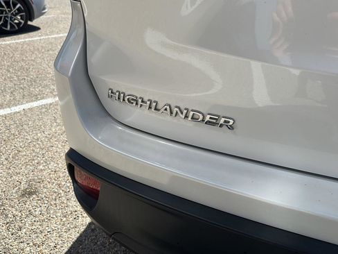 Used 2016 Toyota Highlander XLE image 5