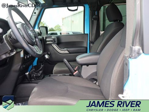 Used 2017 Jeep Wrangler Sport w/ Quick Order Package 23S AWD/4WD image 19