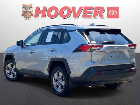 Used 2025 Toyota RAV4 XLE w/ Convenience Package FWD image 5