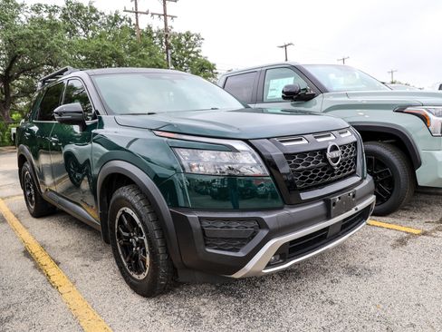 Used 2024 Nissan Pathfinder Rock Creek AWD/4WD image 6