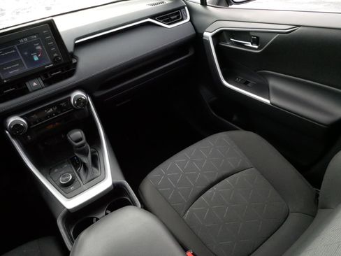 Used 2021 Toyota RAV4 XLE image 12