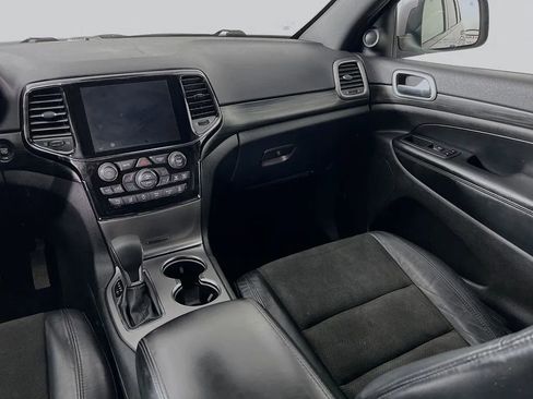 Used 2020 Jeep Grand Cherokee Altitude image 24