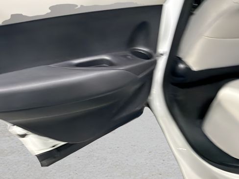 Used 2023 Toyota Corolla Cross LE FWD image 26