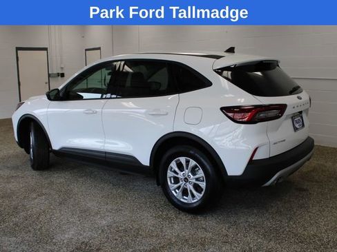 Used 2025 Ford Escape Active image 2