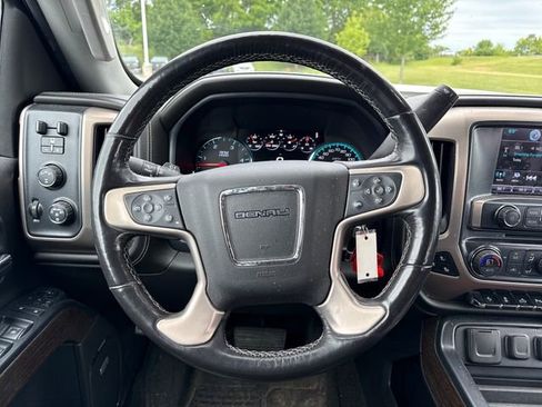 Used 2018 GMC Sierra 2500 Denali w/ Duramax Plus Package AWD/4WD image 20